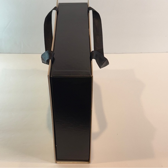 🆕 Luxurious Giorgio Armani “Sì” Gift Box – Elegant Collector’s Treasure - Picture 3 of 16